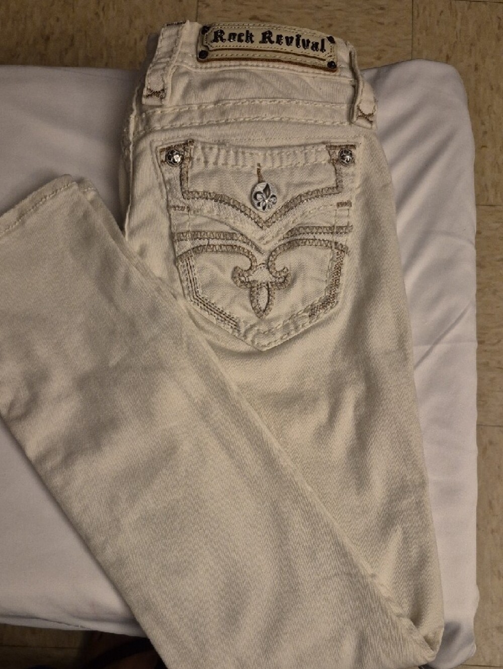 Rock Revival Women's Cream Embroidered Skinny Crop Jeans - Picture 2 of 10